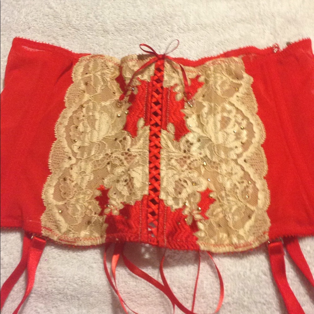 NWT Victoria's Secret Red Swarovski cincher XS/S